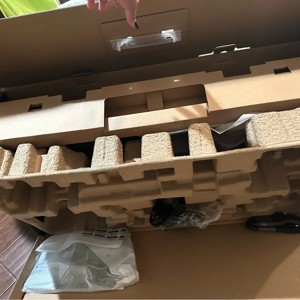 34inch NEW curve monitor still in box